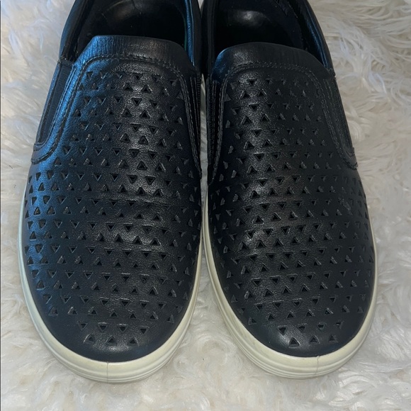 Ecco Laser Cut Black Slip-On Women’s Shoes Size EU39/8US - Picture 2 of 9